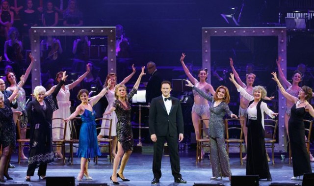 cast-of-follies-on-stage-from-the-stage-review